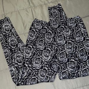 Charlie’s Project One Size Flower Leggings